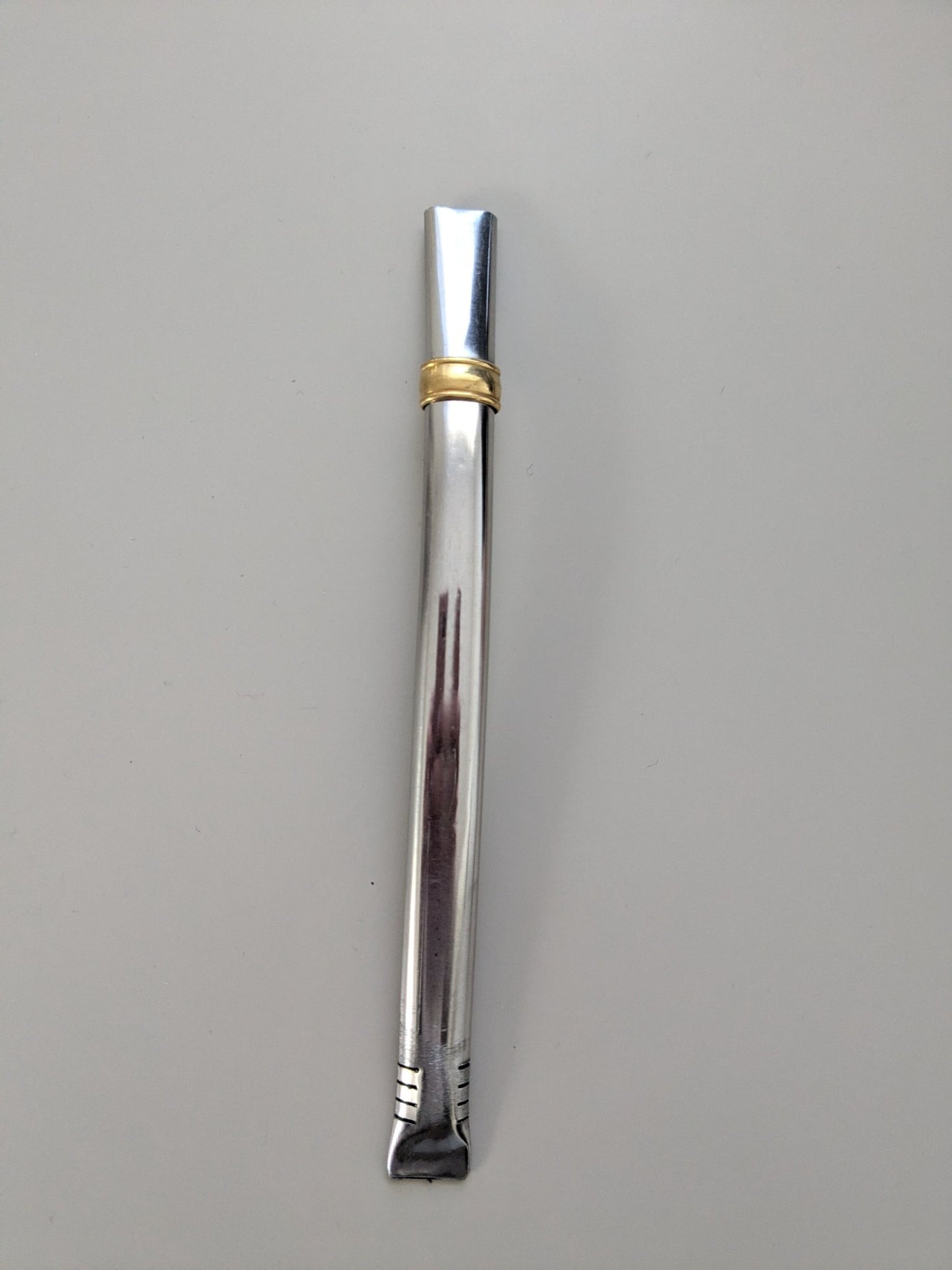 Bombilla Chata con Virola de Bronce – 16.5 cm – Acero Inoxidable - Der Kleine Markt